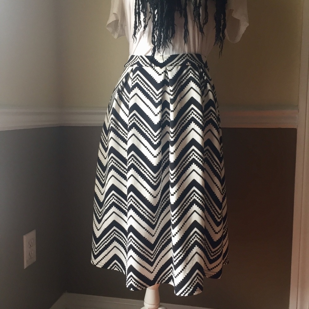 🍁Aztec knee length circle skirt